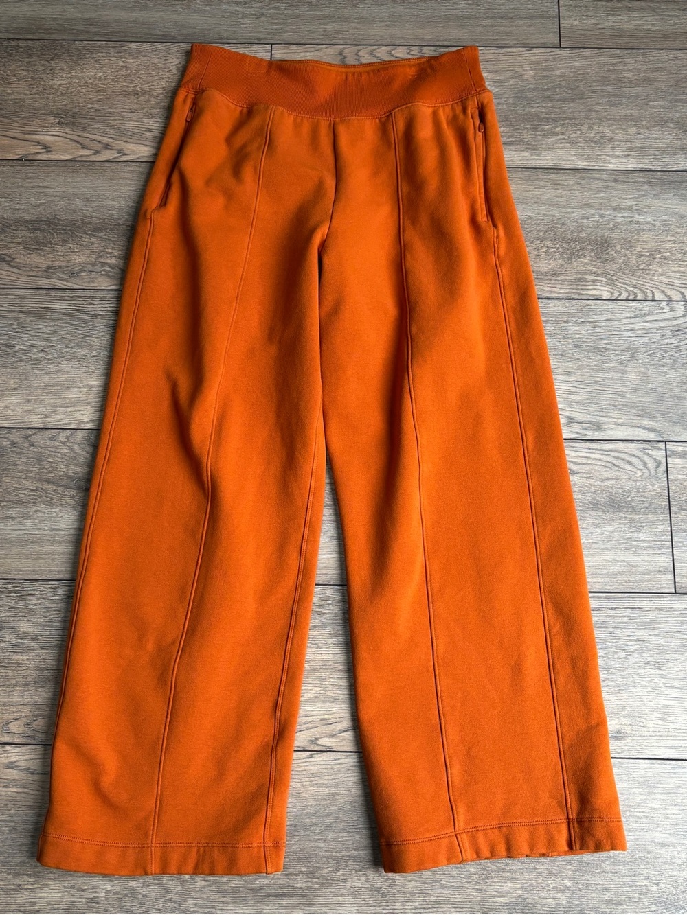 Athleta Retroplush Straight Leg Pants Sweatpants Orange Autumn Fall Sz Medium